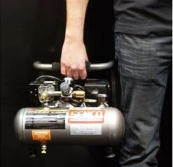 Senco PC1010 Compressor - 300W - 8 Bar - 3,8L -Metabo Winkel 1cf56412a8f2122160252dfa5d11433e