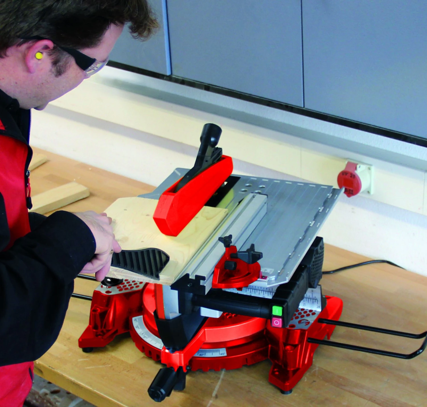 Einhell TC-MS 3017 T Afkort-/ Tafelzaagmachine - 2000W - 305 X 30mm 7 Einhell TC-MS 3017 T Afkort-/ Tafelzaagmachine - 2000W - 305 X 30mm - Afbeelding 5