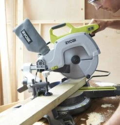 Ryobi EMS254L Afkortzaag Met Laser - 2000W - 254mm - 5133001202 -Metabo Winkel 3ec9e853a9200e7969e691c9466d7c91