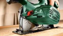 Bosch PKS 66 AF Cirkelzaag Met Geleiderail - 1600W - 0603502000 -Metabo Winkel 4cdfd0d0331e93e4904b559e2dce4a59