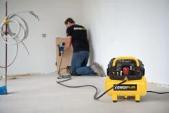 Powerplus POWX1721 Compressor - 1100W - 6L - Olievrij -Metabo Winkel 4d277b70a8f47ea5b9ed52ea04bf978d