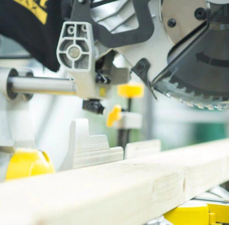 Stanley FME720 Afkortzaag - 2000W - 225 X 30mm - FME720 4 Stanley FME720 Afkortzaag - 2000W - 225 X 30mm - FME720 - Afbeelding 2