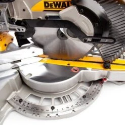 DeWALT DWS727 Afkortzaag - 1600W - 250 X 30mm - DWS727-QS -Metabo Winkel 99ca96b95084a41a424d446791d27d58