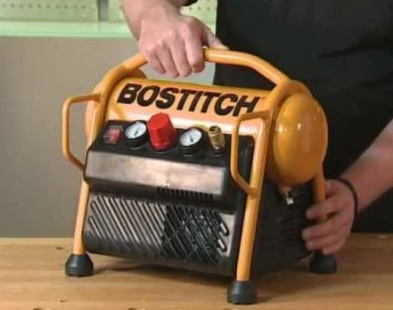 Bostitch MRC6-E Compressor - 1100W - 8 Bar - 6L 5 Bostitch MRC6-E Compressor - 1100W - 8 Bar - 6L - Afbeelding 3