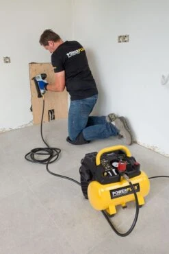 Powerplus POWX1721 Compressor - 1100W - 6L - Olievrij -Metabo Winkel f329efc6a9343a026d242201f56210a1